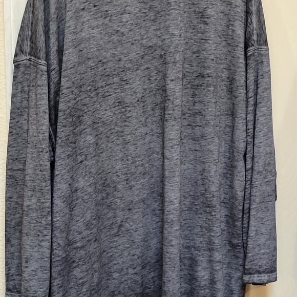 Floral Print Gray Top - Picture 3 of 4